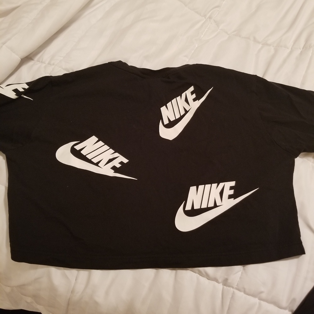 Nike Outfit Crop Top and Leggings